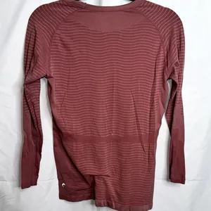 Zyia Active Womens Size Medium Mauve Stripe Long Sleeve Yoga Workout Crew Neck thumbnail 4