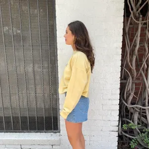 Vintage yellow pebble lake embroidered crewneck sz L women’s thumbnail 3
