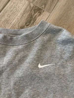 Nike Crewneck Sweatshirt thumbnail 3