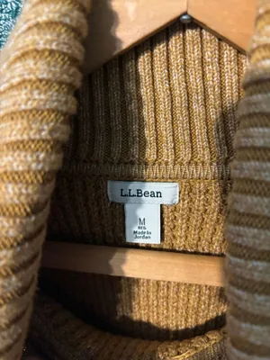 L.L. Bean Tan Vintage Turtleneck Sweater Sz Medium thumbnail 2