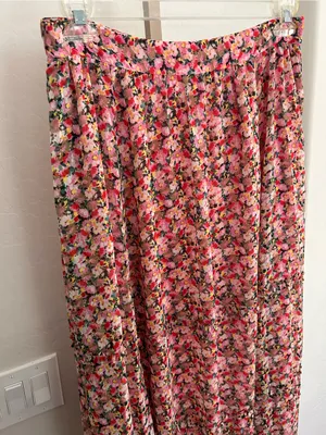 Boden Ruffle Crinkle Maxi Skirt in a beautiful pink floral print size 12 $159 thumbnail 3