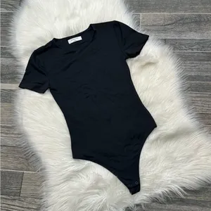 Babaton Aritzia Contour Crew Shortsleeved Bodysuit thumbnail 5