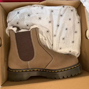 NIB Dr Martens Leonor Faux-Fur Chelsea 2976 boots thumbnail 2