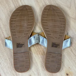 Olivia Miller‎ Metallic Rhinestone Thong Flip Flop Sandals Silver Tan Size 6 thumbnail 10