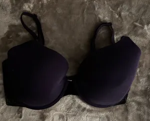 Victoria's Secret Deep Purple T-Shirt Bra Size 34DDD thumbnail 1
