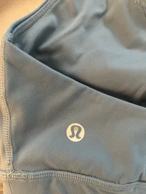 Sports bra Size 6 thumbnail 2