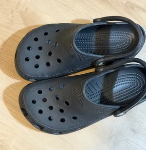 Crocs Classic Clogs Black M 5 W 7 Unisex Slip On Water Shoes Comfort thumbnail 1
