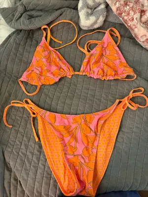 bikini  thumbnail 1