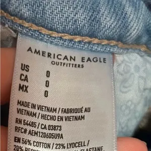 American Eagle Outfitters Distressed Shorts size 0 thumbnail 4
