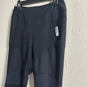 Gymshark Black Leggings Sleek Athletic Wear thumbnail 4