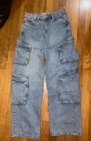 garage women’s baggy cargo jeans thumbnail 1