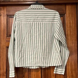 Abercrombie & Fitch cropped Green and White Striped Shirt thumbnail 4