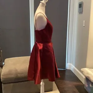 Women’s Burgundy Short Prom Party Dress NWT Medium thumbnail 5