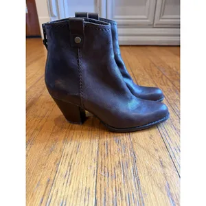Stuart Weitzman Boots Womens Size 6.5 Brown Leather Ankle Block Heel Zip OW32737 thumbnail 4