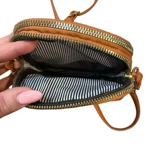 Boutique Womens Zipper Pocket‎ Crossbody Purse Caramel Brown Faux Leather Travel thumbnail 4