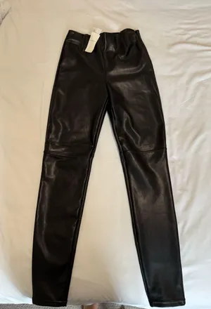 Nwt Abercrombie & Fitch Vegan Leather Pants thumbnail 1