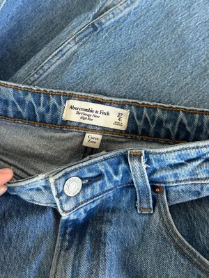 Abercrombie & Fitch The Vintage Flare High Rise Jeans thumbnail 6