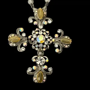 VTG VCLM Ornate Silver Tone Cross Pendant Necklace Rhinestones thumbnail 4