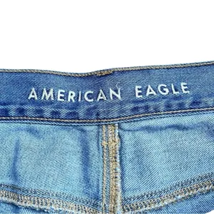 American Eagle High-Rise Distressed Mom Jeans thumbnail 4