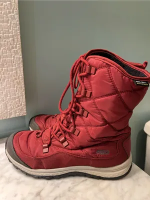 Keen Red Quilted Lace-Up Boot with Black Fleece Lining thumbnail 2