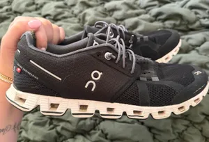 On Cloud Shoes thumbnail 1