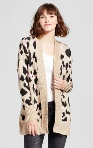 Mossimo tan cheetah oversized sweater Size M thumbnail 1