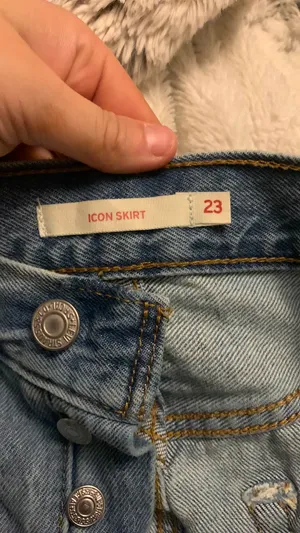 Levi’s Denim Skirt thumbnail 7