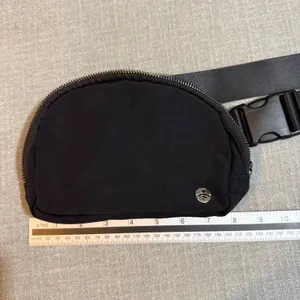 Halara Black‎ Belt Bag Fanny Pack Crossbody Waist Pouch Small Everyday Bag thumbnail 4