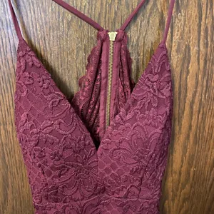 Burgundy floral dress with sparkles thumbnail 3