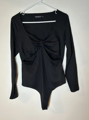 Abercrombie & Fitch black long-sleeve twist-front cutout bodysuit L Soft stretch thumbnail 1