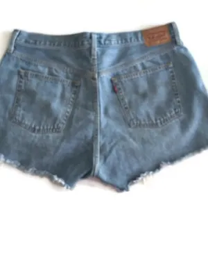 Levi’s Denim Shorts Size 34 thumbnail 2