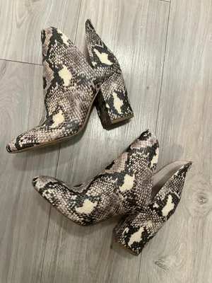 booties thumbnail 1