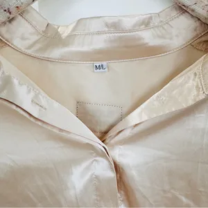 Daily Drills Ivory Champagne Button Down Long Sleeve Satin Resort blouse EUC thumbnail 8
