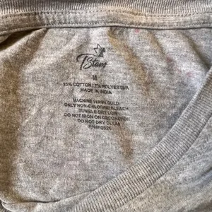 Women’s Mommy Shark Gray T shirt Sz M thumbnail 6