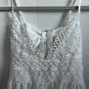 Elegant White Lace Dress thumbnail 5