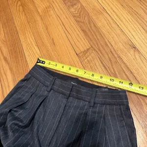 Theory‎ Double Pleat Wide-Leg Pant in Gray Pinstripe Wool Flannel Size 00 thumbnail 10