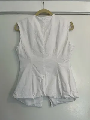 Future Collective White Sleeveless Button-Front Vest cotton blend women’s size 8 thumbnail 4