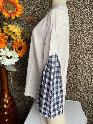 ✅3/$30✅NWT Oatmeal/Black Plaid Long Bell Sleeve Cotton Top MEDIUM thumbnail 6