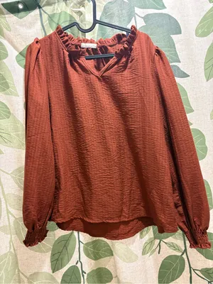 Women's Ruffle thumbnail 1