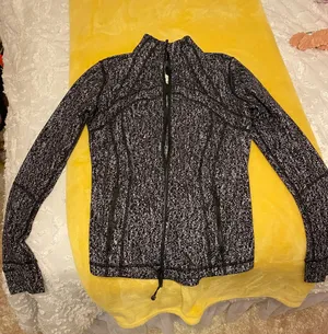 Lululemon Define Jacket thumbnail 1