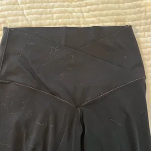 Women’s Cross Black Leggings thumbnail 2