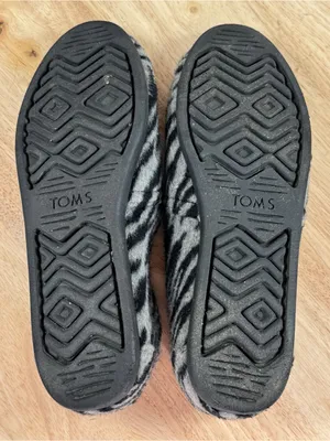 TOMS Alpargata Fuzzy Zebra Slip On Flats Grey Black Size 8 thumbnail 8