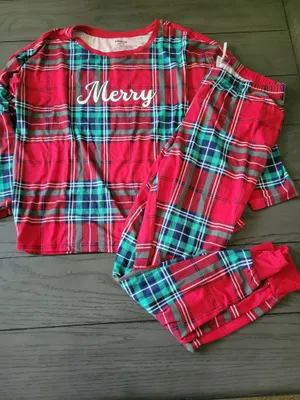 Joyspun Women's Red and green plaid Christmas pajama set Size M #christmas #pjs thumbnail 1