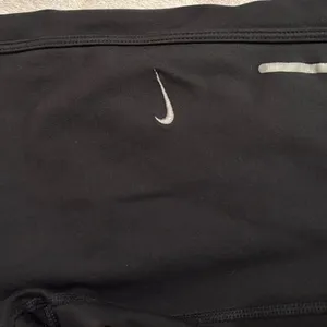 Nike Dri-FIT Cropped Capri Leggings Black Pink Reflective Running Yoga Size S thumbnail 7