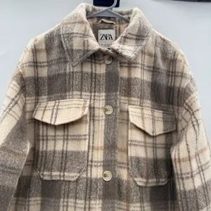ZARA Plaid‎ Shirt Jacket Women's Size Large Cream Tan Gray Long Sleeve Collared thumbnail 3