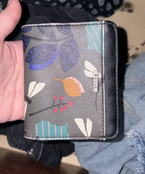 Relic wallet thumbnail 1