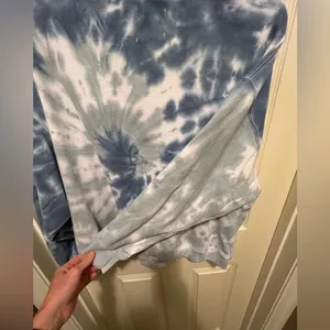 American Eagle Tie Dye oversized Sweatshirt. thumbnail 6