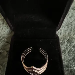Women’s Stainless Steel Silver Adjustable Band Size 7-9 thumbnail 2
