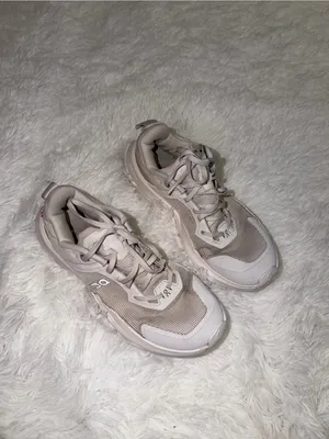 On Running CloudPulse Next Women's White Athletic Sneakers size 8.5 Tan thumbnail 3
