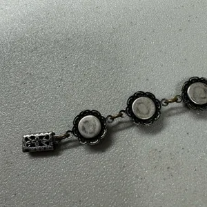 Vintage Silver Tone Rhinestone Flower Bracelet Delicate 90s Estate Jewelry thumbnail 9